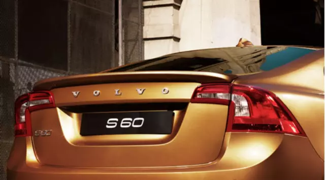 Trunk Lid Spoiler - Black Sapphire Metallic - Volvo (39802104)