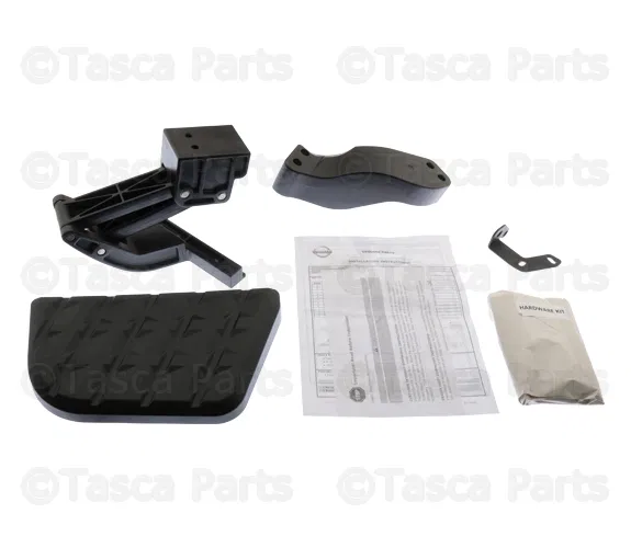 Rear Bumper Step - Nissan (999T7-W4820)