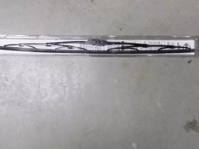 Blade Assembly-Windshield Wiper No 1 - Nissan (B889U-BT22P)