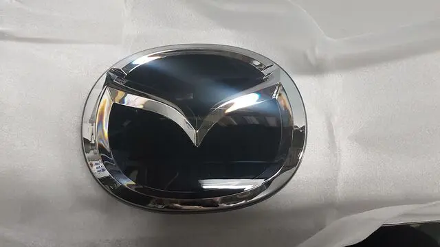 Grille Emblem - Mazda (KBB3-50-7Z0B)